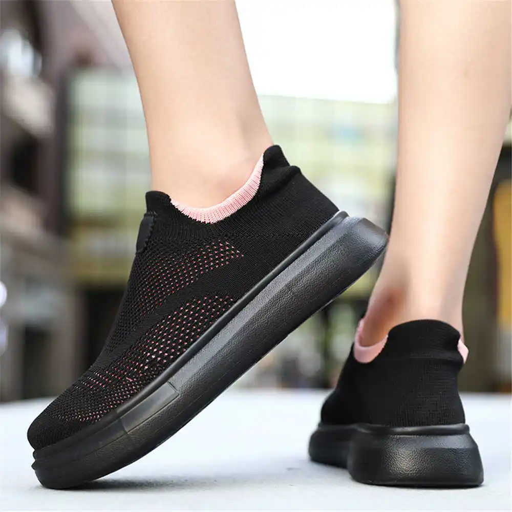 Home Gym Design Ideas - Plattform Strümpfe braune Schuhe für Frau